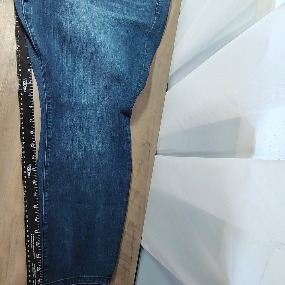 Torrid Womens Size 16S Straight Leg Stretch Blue Jeans Plus - Picture 7 of 8